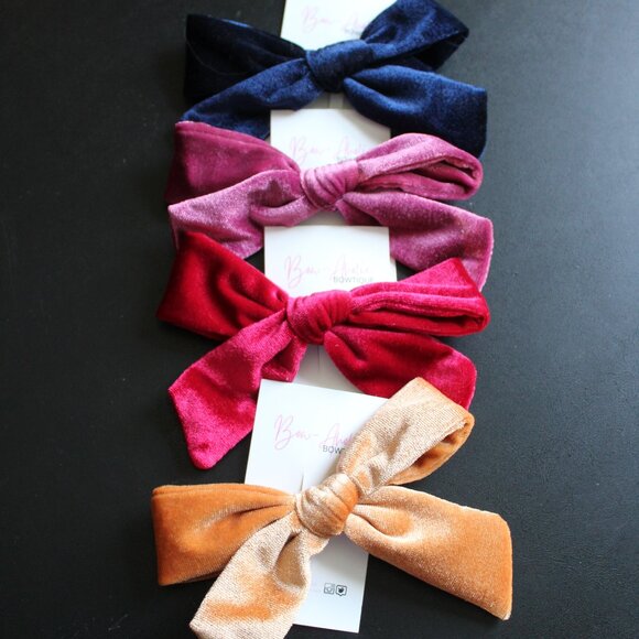 4 Pc Velvet Hairbows Clip On Hair Accessories - Picture 1 of 13